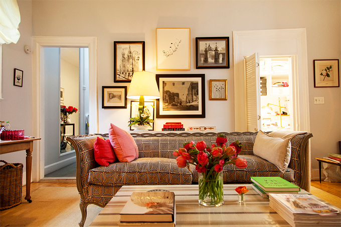 Casinha eclética com bom aproveitamento do espaço